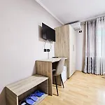 Sunflower Apartamento Tirana