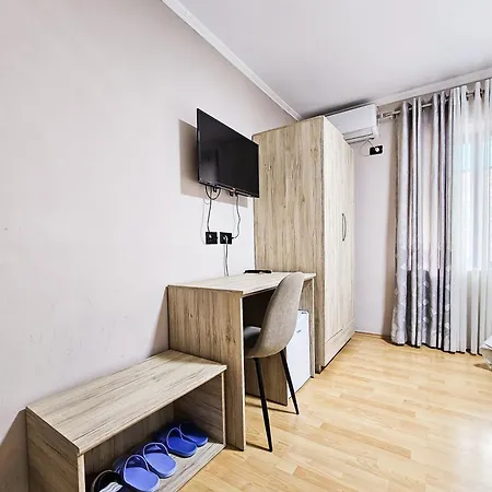 Sunflower Apartamento Tirana